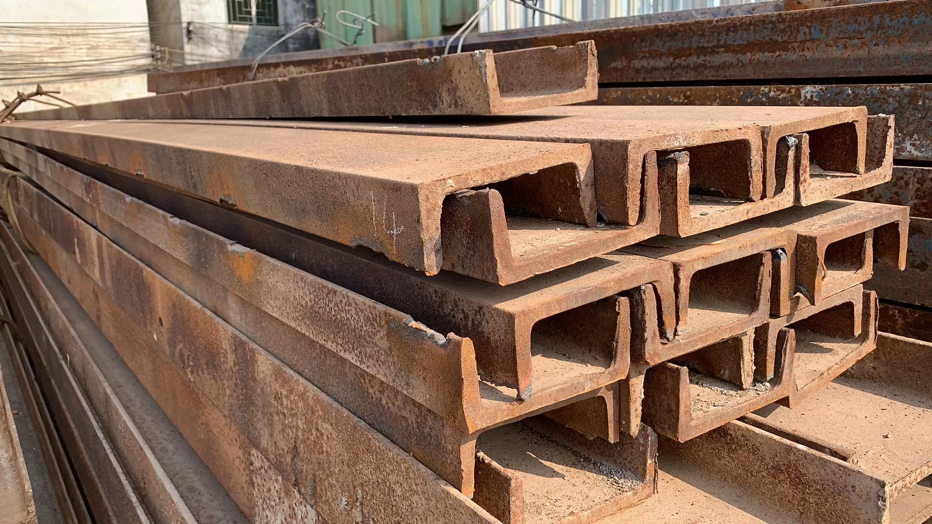 批发出租回收打桩支护倒路槽钢等路桥建筑二手钢材