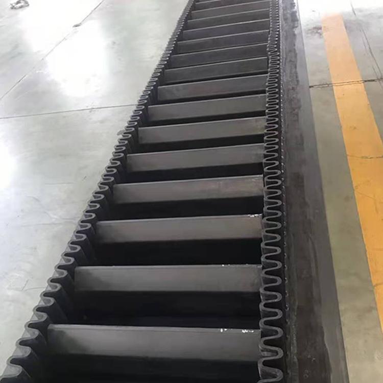 环形大倾角挡边输送带 黑色波形裙边皮带 阻燃耐磨 三源