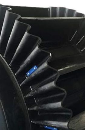 抗静电尼龙橡胶输送带 大倾角挡边斗提皮带 裙边传送带厂家