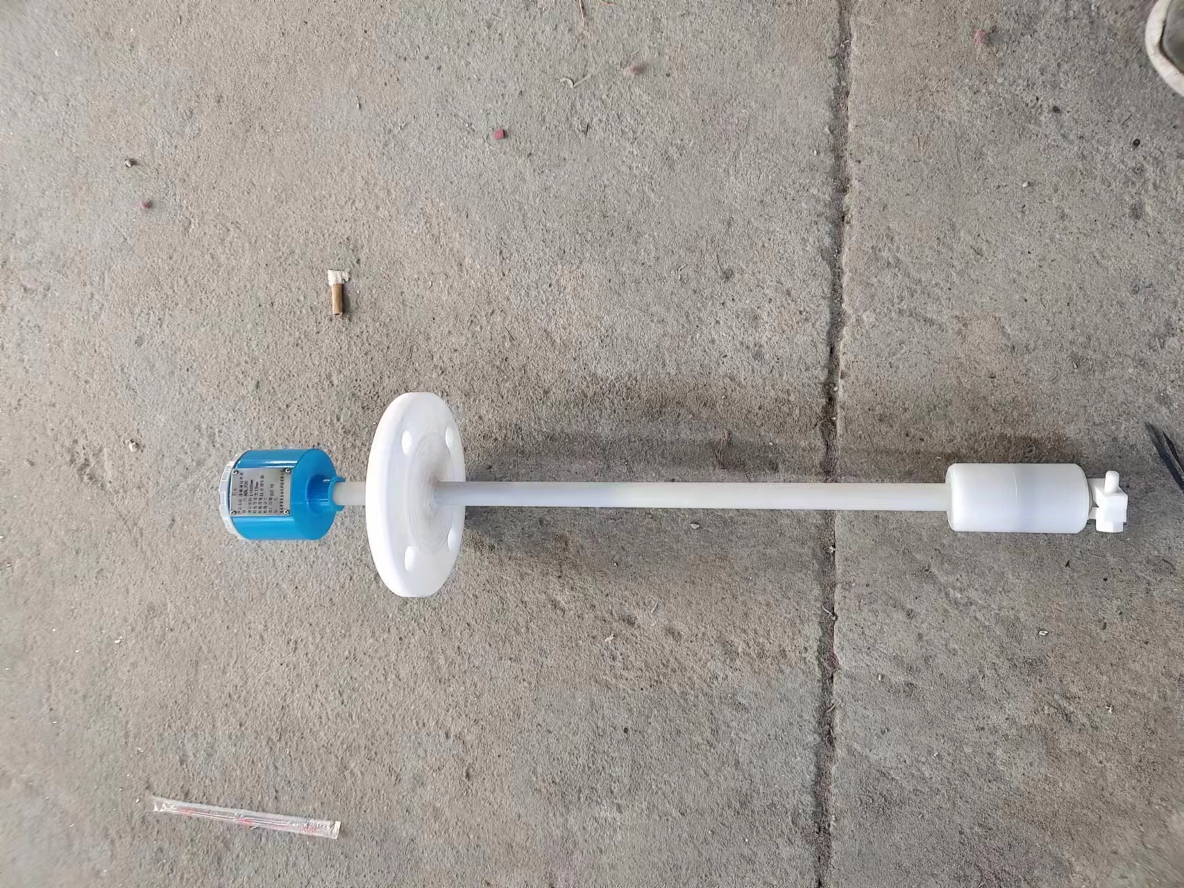 水油酸碱液体浮球液位计变送器插入式顶部安装地下贮槽液位测量仪