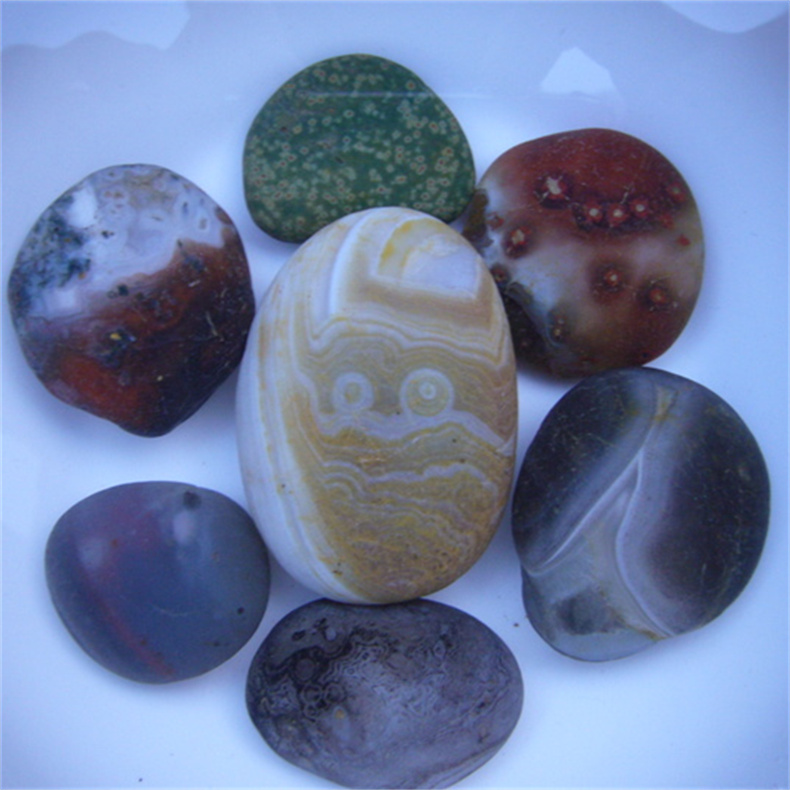 环特供应玛瑙玉石 装饰造景月牙水晶原石规格齐全