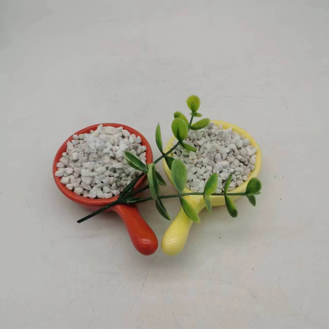 厂家供应珍珠岩1-3mm园艺保温种植兰花专用珍珠岩颗粒