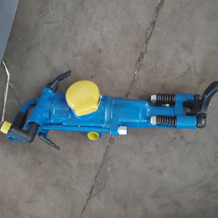 电动凿岩机具有能产生较大冲击能量的锤击机构