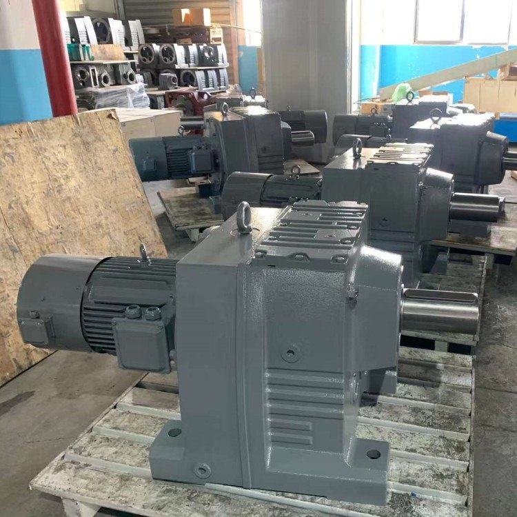 FTA67-Y2.2-43.2M6 齿轮转向器 WPWKS200涡轮减速器