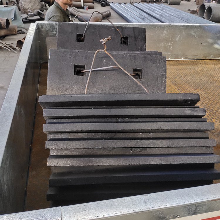 KMTBcr26高铬铸铁合金衬板耐磨仓壁板 运煤漏斗底板钢板