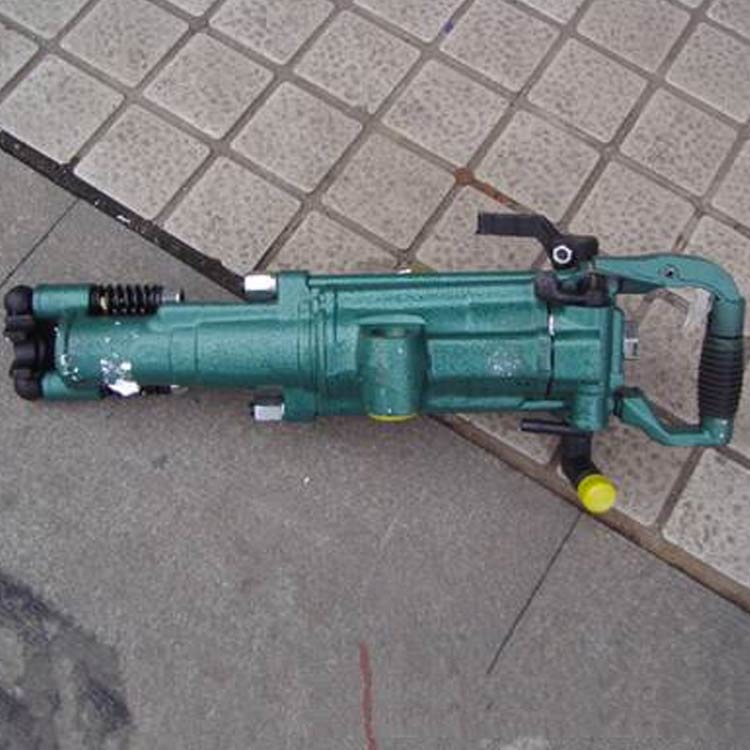 内燃式凿岩机携带方便,适用于高山、无电源、无风压设备的地区