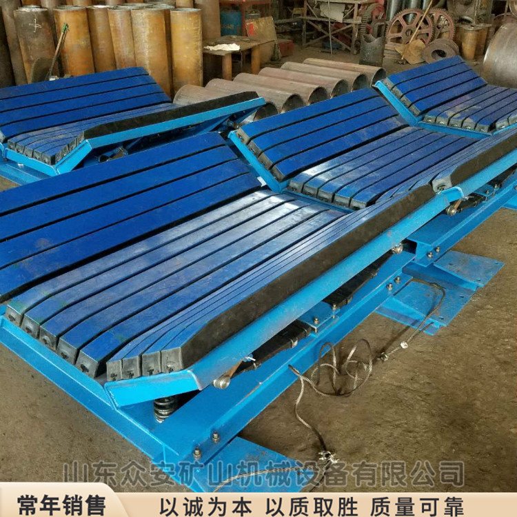 矿用山石输送缓冲床 皮带机阻燃缓冲减震结构 抗磨性高