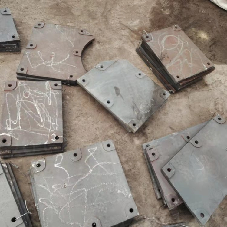 BTMCr15高铬铸铁转化管BTMCr26衬板Cr26耐热铸件滚动导卫