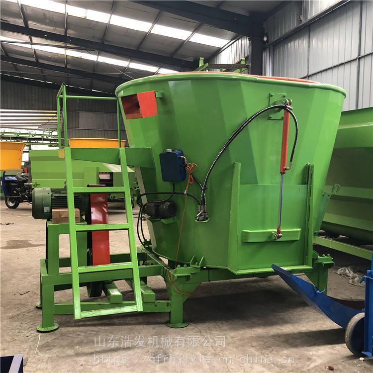 黑龙江立式全日粮制备机 牛羊猪饲料搅拌机 草粉饲料TMR拌料机