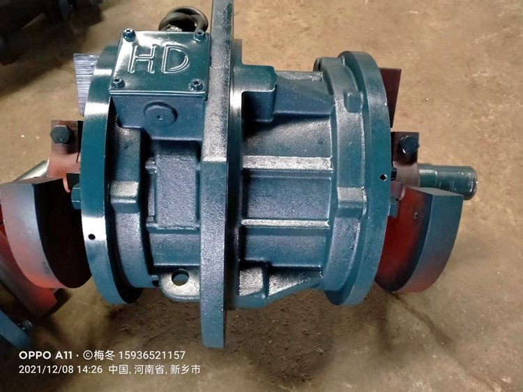 宏达侧板振动电机HDCB120-4功率7.5KW铸造、铁道等行业广泛应用