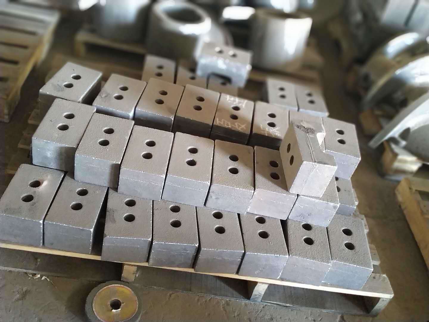 来图定做破机配件 高铬铸铁衬板 BTMCr28材质