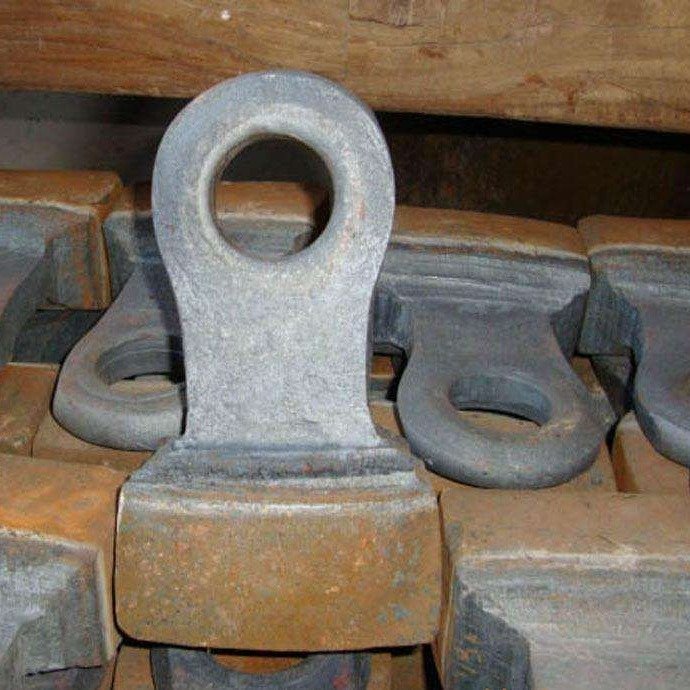 全国供应 矿山箱式锤破石机高锰钢锤头 铸造破机高铬合金耐磨制沙机锤头