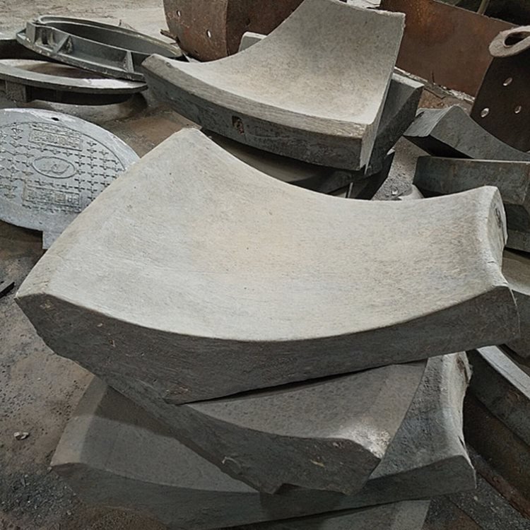 球磨机耐磨衬板 Mn13Cr2高锰钢铸板 窑尾护板 捞渣板 可定制加工