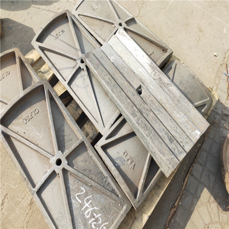 高铬铸铁BTMCr12煤塔衬板表面喷砂外观好看耐高温