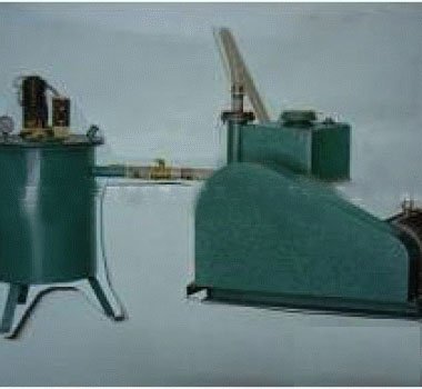 旋片式真空泵配备真空罐