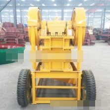 PE200*300移动轮胎颚式破碎机