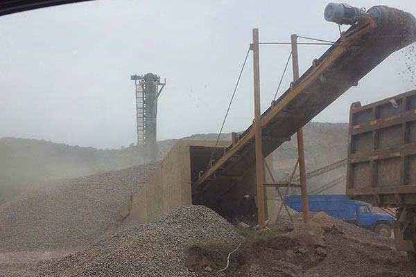 矿用固定带式输送机