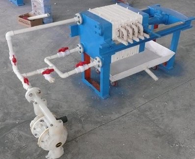 小型千斤顶压紧压滤机