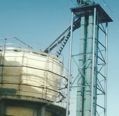 TD型带式斗式提升机