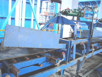 电动犁式卸料器