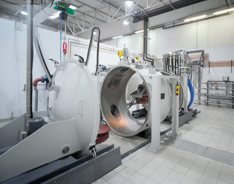 LEICOMELT 带有冷壁感应坩埚