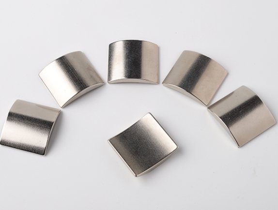 瓦形/弧形磁铁