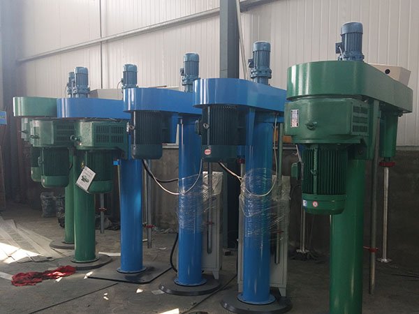 新机械升降分散机