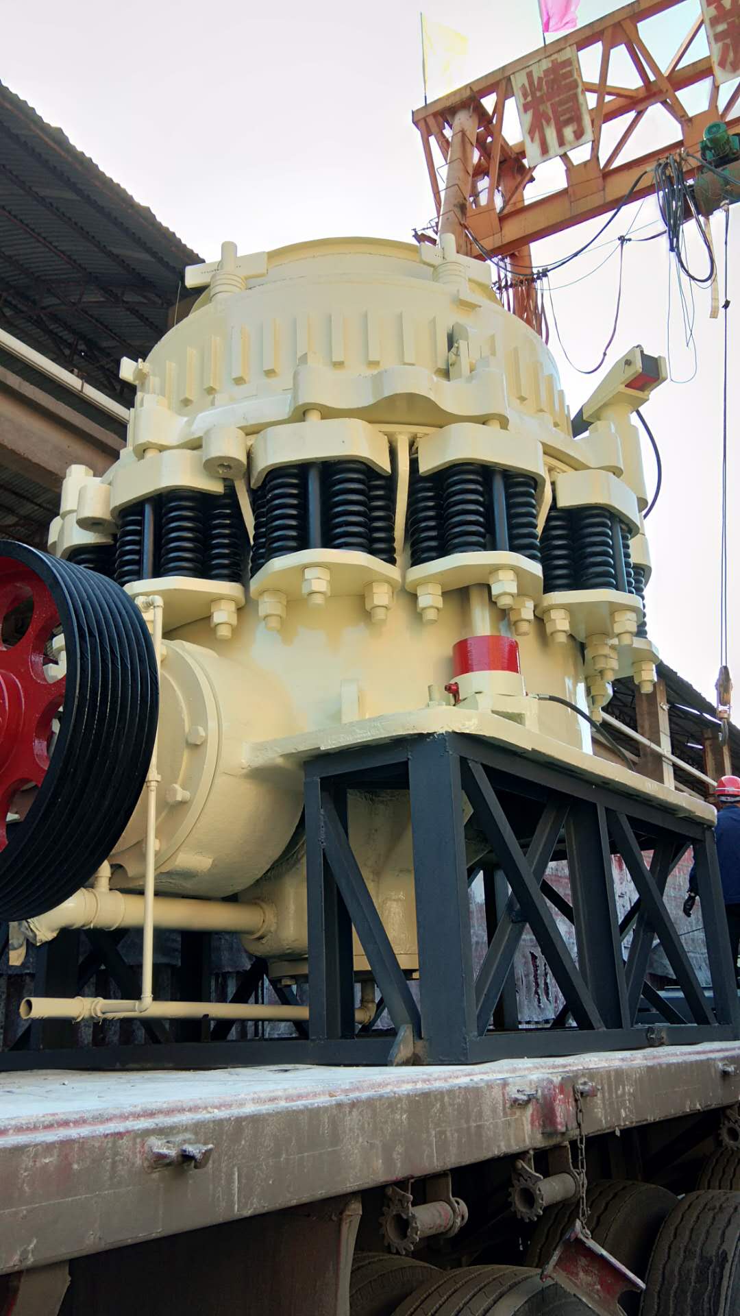 弹簧液压圆锥破碎机