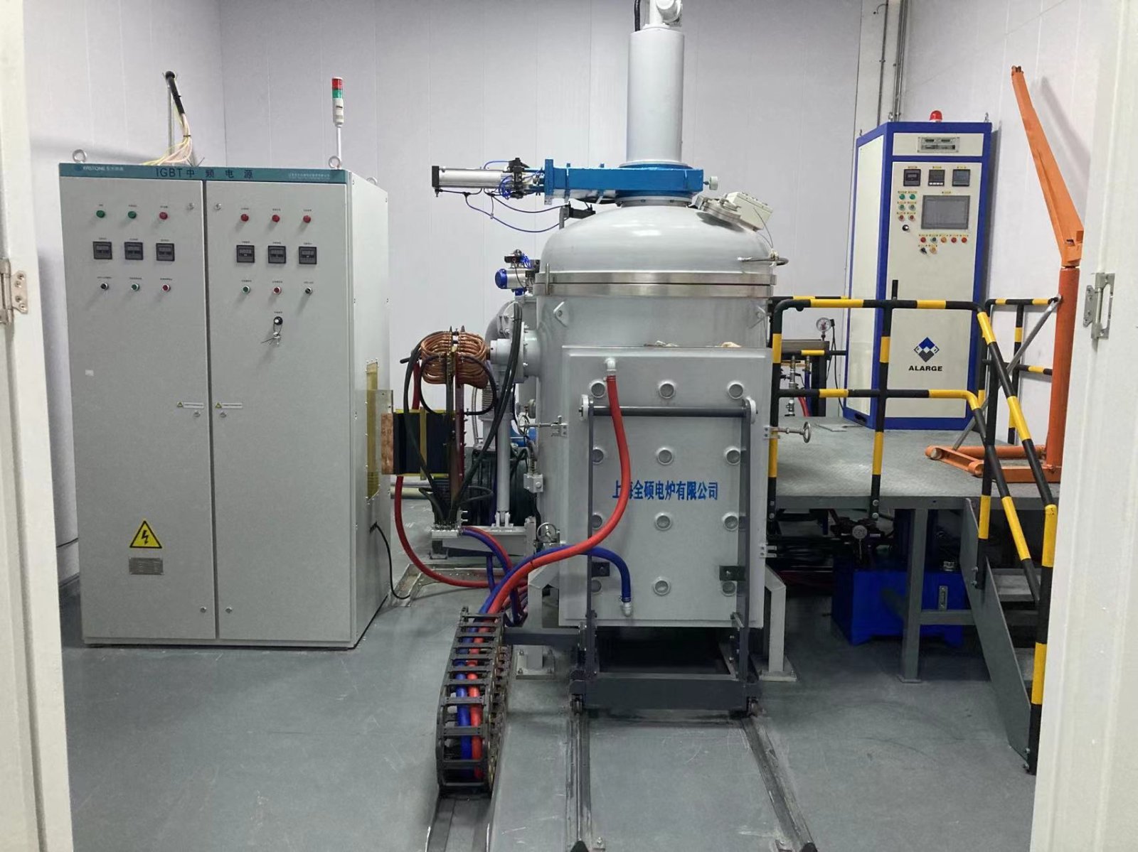 100KG真空中频感应熔炼炉