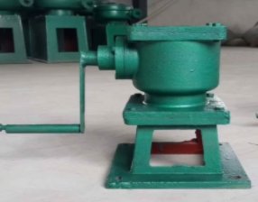 侧摇式螺杆启闭机