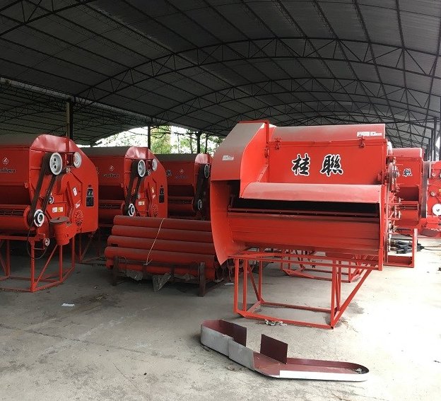 自走式收割机（农业机械）