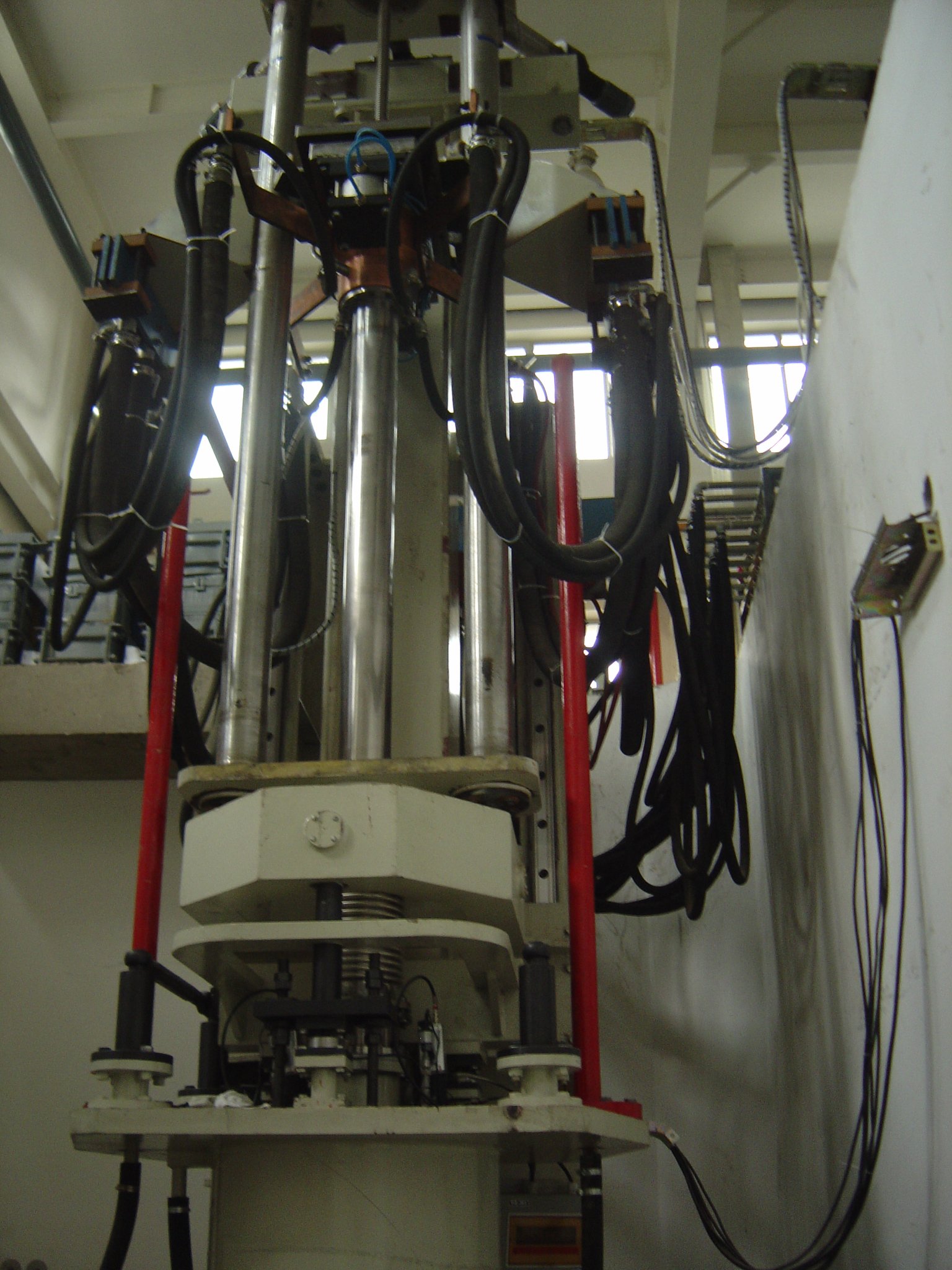 真空自耗电弧炉