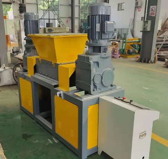 500型撕碎机