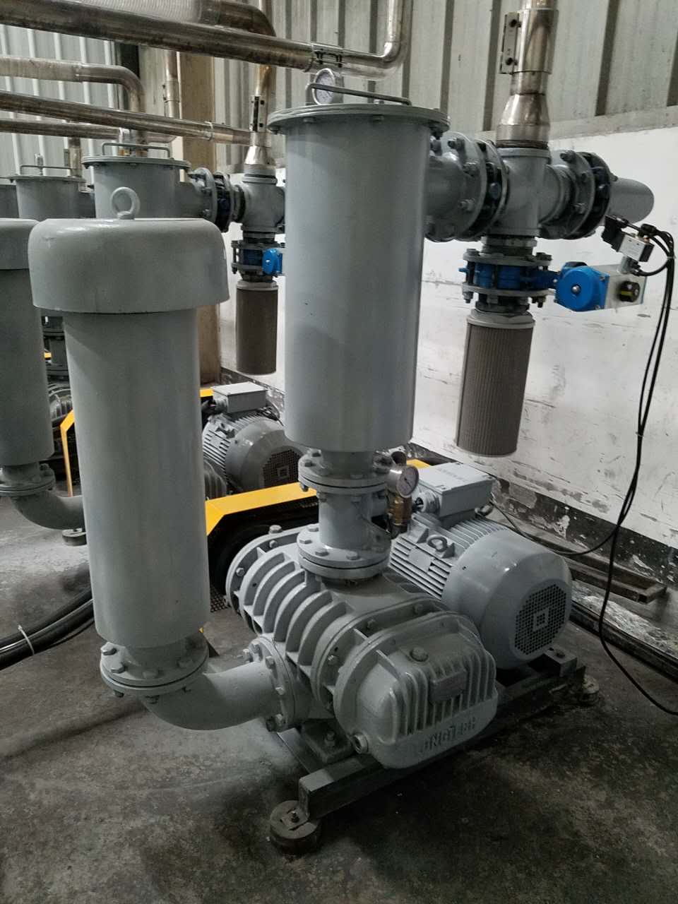 龙铁抽真空LTV-100鲁氏鼓风机