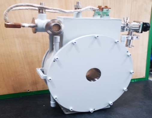 0.5T磁流体推进用超导磁体