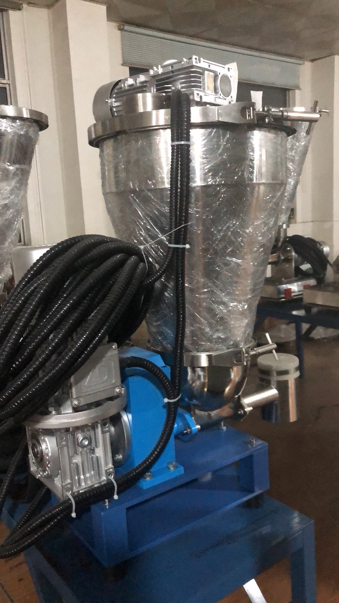 配料称重设备  喂料机螺杆  无锡双螺杆失重式喂料机