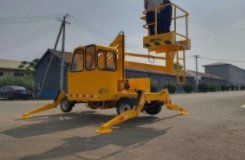 带驾驶舱曲臂高空作业平台车
