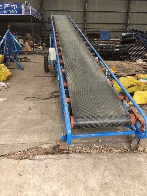 800宽可升降移动带式输送机