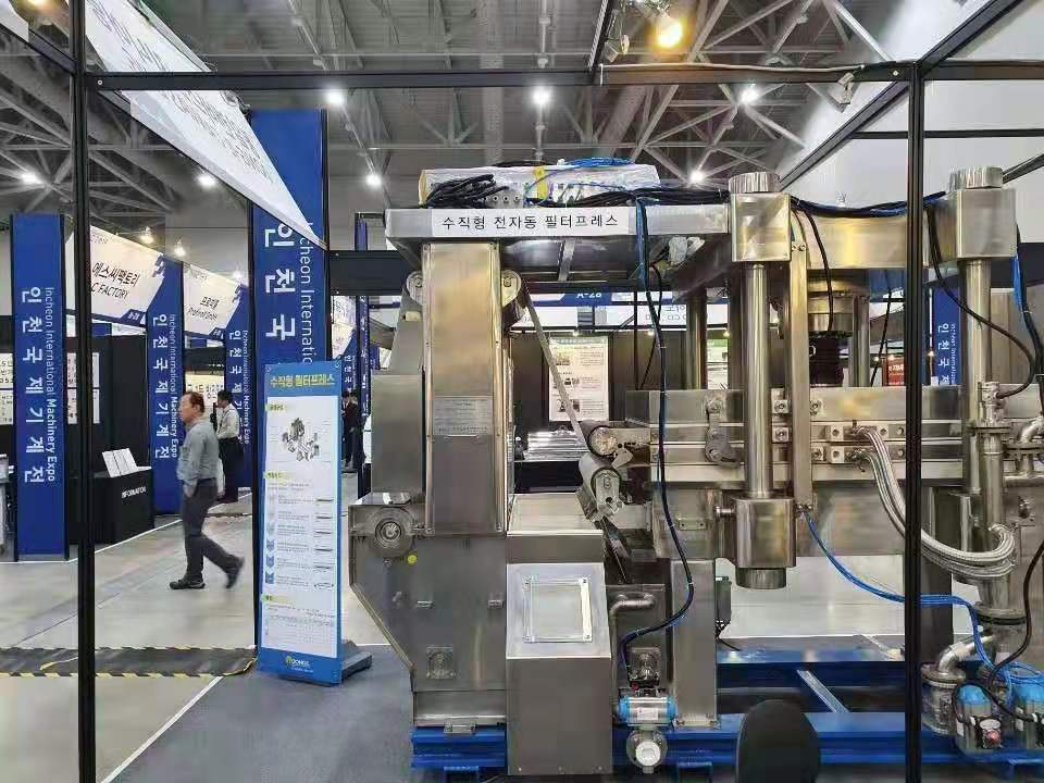 锂电池用专用全自动立式压滤机