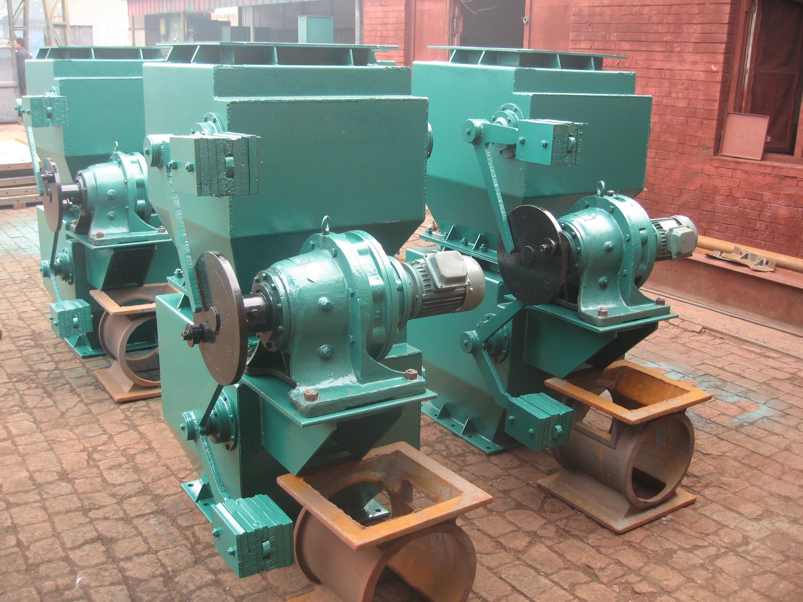 非标星型卸料器