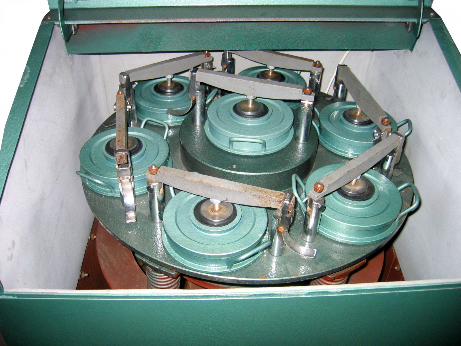 GJ-AX密封式制样粉碎机一次可同时制7个100克料理/制样粉碎机用途