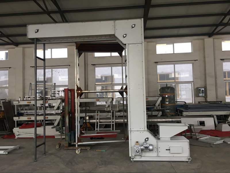 单点出料斗提机