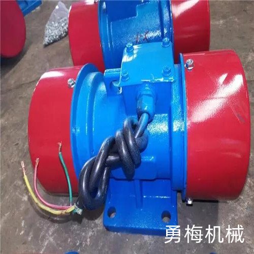 自同步直线振动筛激震源TZD8-4振动电机