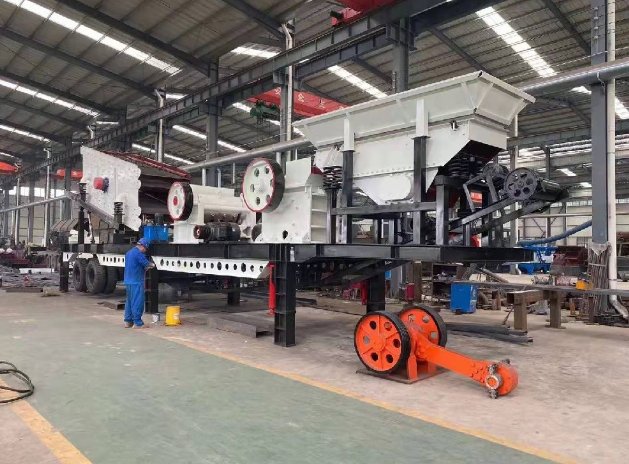 轮胎式移动破碎站