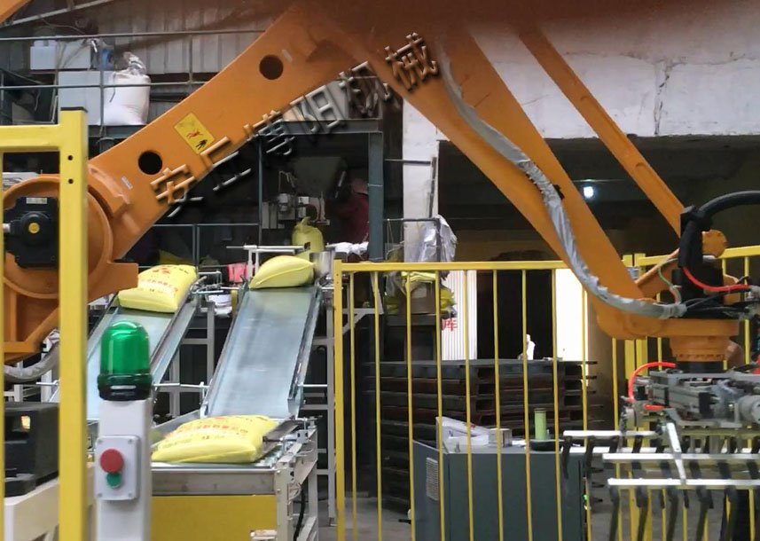 尿素机械臂式码垛机 全自动装箱码垛生产线