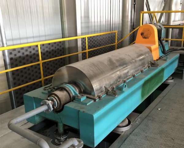 卧式三项离心机