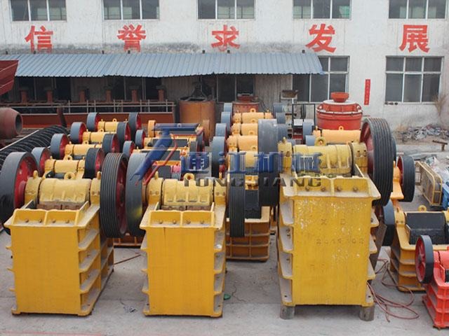 鄂式破碎机（碎石机）