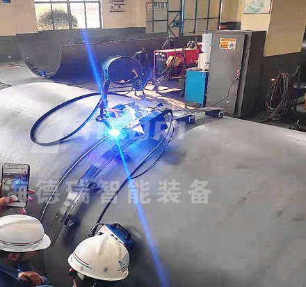 柔性轨道式焊接小车