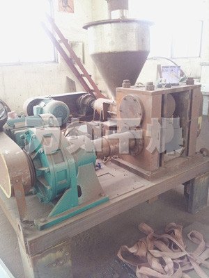 GZL系列干法辗压造粒机