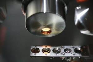 二次离子/溅射中性粒子质谱仪